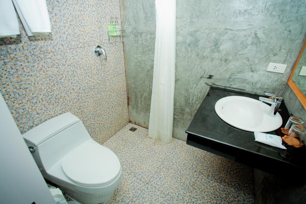 Chaphone Guesthouse Пхукет Номер фото