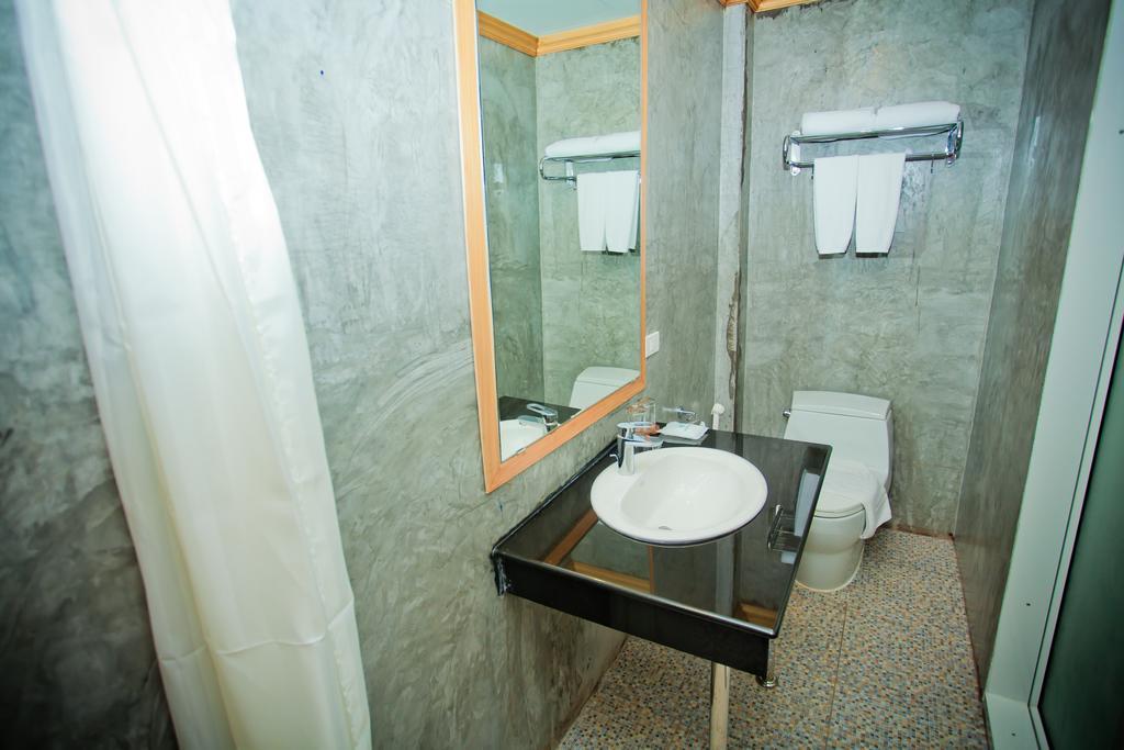Chaphone Guesthouse Пхукет Номер фото